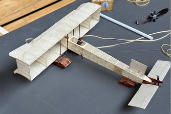 Hydravion biplan canard