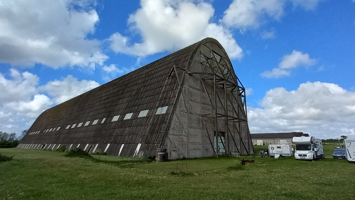 Le hangar à dirigeables d'Ecausseville