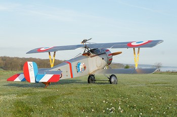 Nieuport 17 au sol