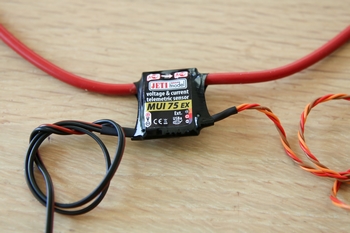 Le MUI permet de mesurer la tension, l’intensité et la capacité consommée des batteries