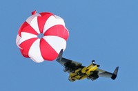 Mini Jetman RC et parachute Opale