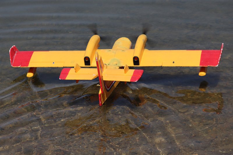 canadair_1.jpg