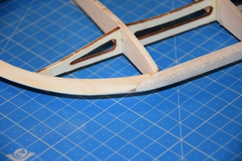 Jonction bord d'attaque et saumon