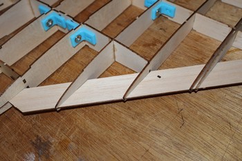 Peigne au bord d'attaque