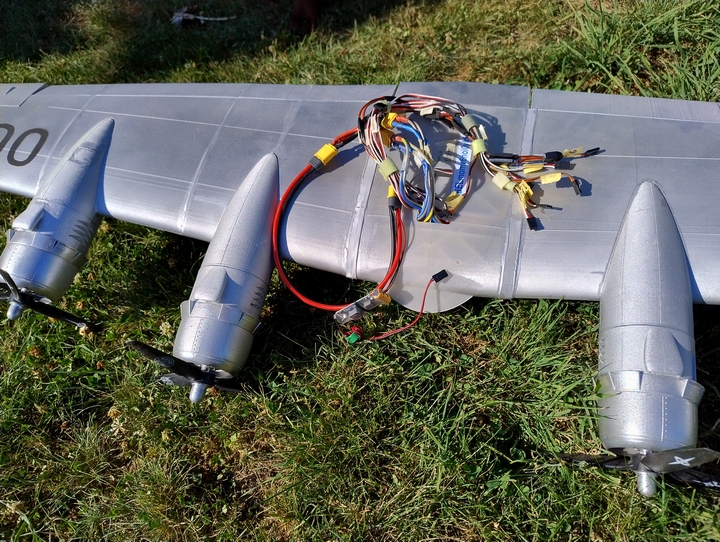 Un récepteur ELRS simplifierait le s choses ici...