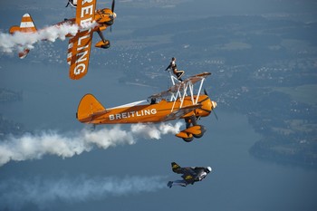 Breitling Wingwalkers et Jetman